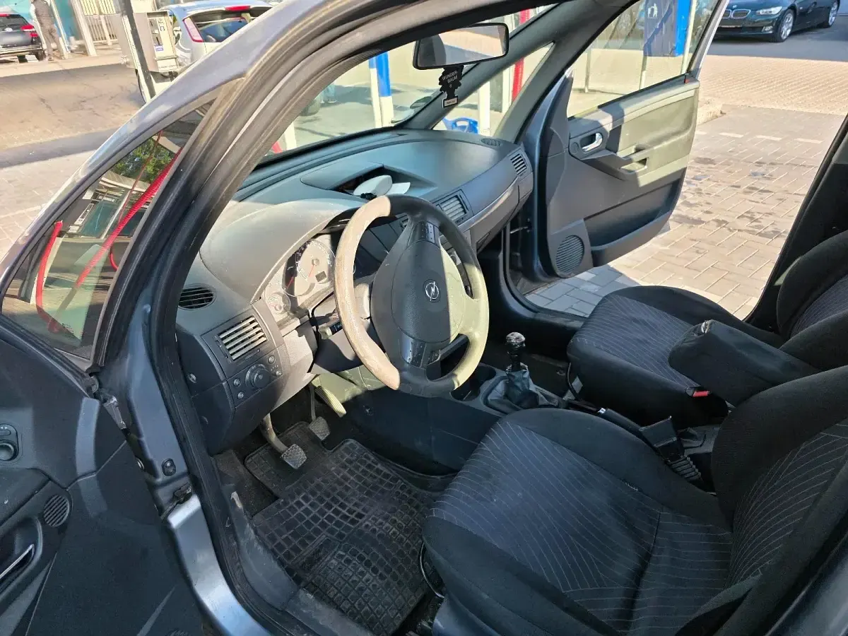 Gebraucht Opel Meriva 75 PS (55 kW) 2006 Silber Van / Kleinbus