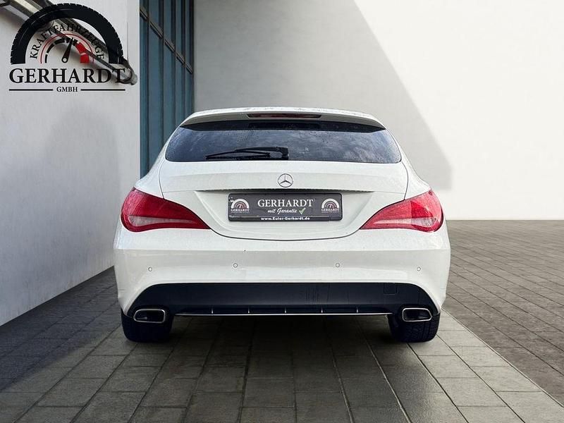 Gebraucht Mercedes CLA250 Shooting Brake 211 PS (155 kW) 2015 Weiß Kombi