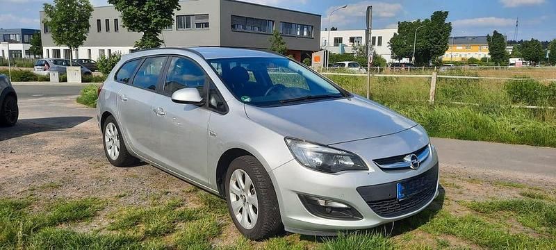 Gebraucht Opel Astra Selection 110 PS (80 kW) 2015 Grau Kombi