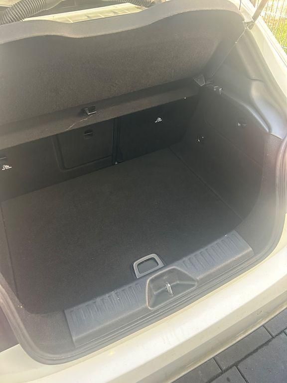 Gebraucht Mercedes A180 Night 122 PS (89 kW) 2016 Weiß Limousine