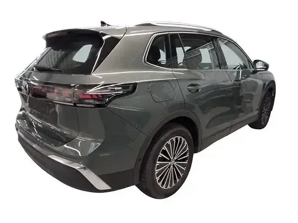 Gebraucht VW Tiguan Elegance 150 PS (110 kW) 2025 Grün SUV