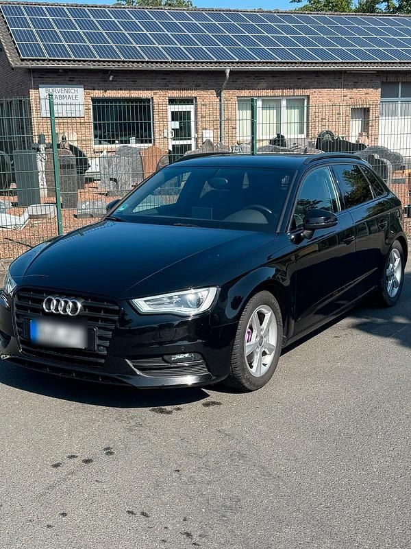 Schwarz Gebraucht 2015 Audi A3 Sportback Kleinwagen | 7.600 € (Guter Preis) - Bild 1/4