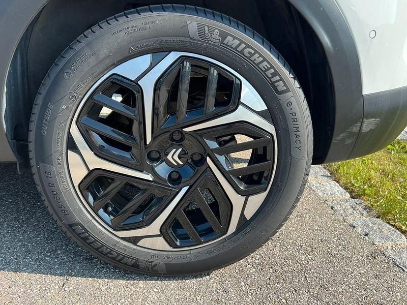 Gebraucht Citroën C4 Shine 131 PS (96 kW) 2023 Weiß Limousine