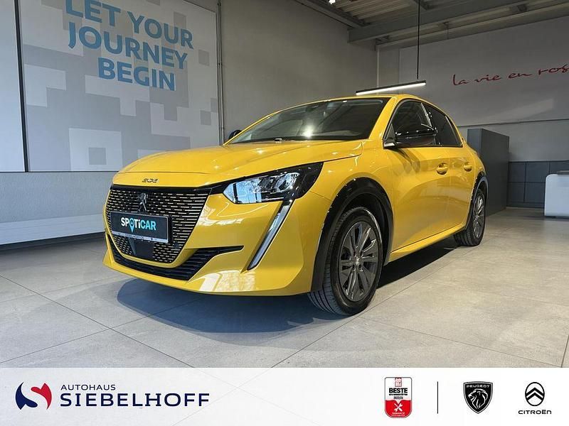 Gebraucht Peugeot e-208 Allure 100 kW (136 PS) 2023 Gelb Kleinwagen