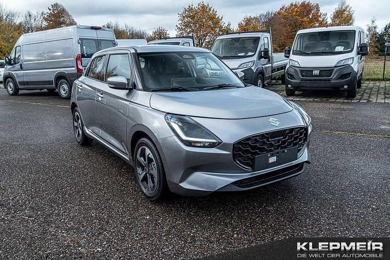 Neu Suzuki Swift Comfort+ 83 PS (61 kW) 2025 Premium silver Limousine