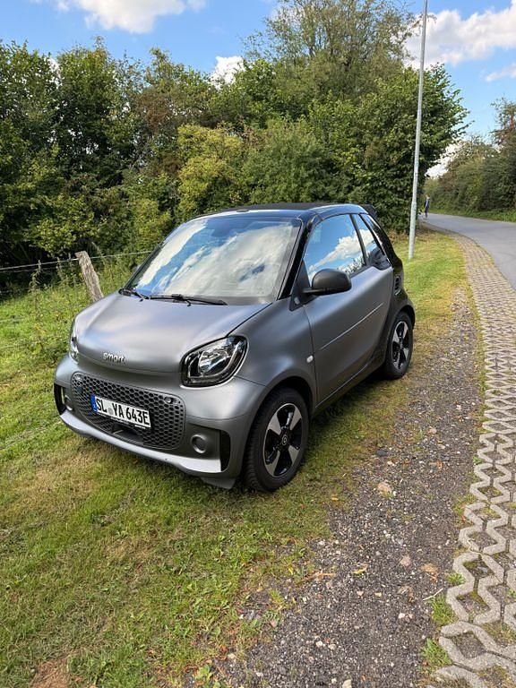 Schwarz Gebraucht 2020 Smart ForTwo Electric Drive Cabrio | 9.800 € (Guter Preis) - Bild 1/4