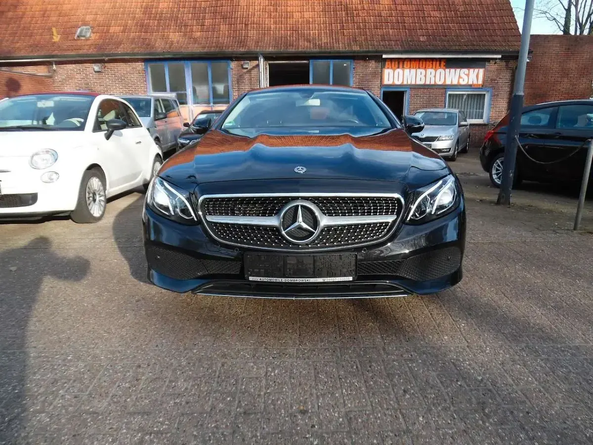 Gebraucht Mercedes E200 Avantgarde 184 PS (135 kW) 2018 Schwarz Coupé