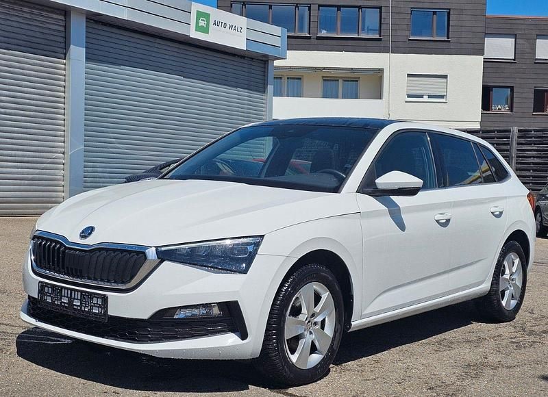 Weiß Gebraucht 2023 Skoda Scala Style Kleinwagen | 22.950 € (Guter Preis) - Bild 1/4