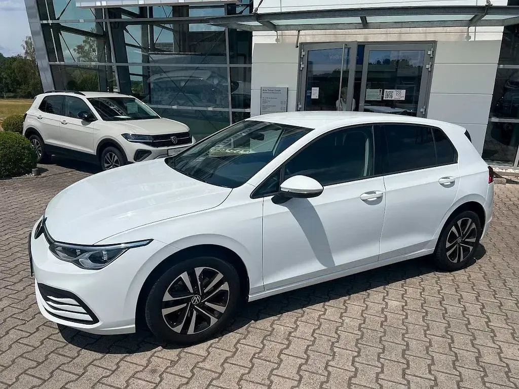 Gebraucht VW Golf VIII United 131 PS (96 kW) 2021 Weiß Limousine