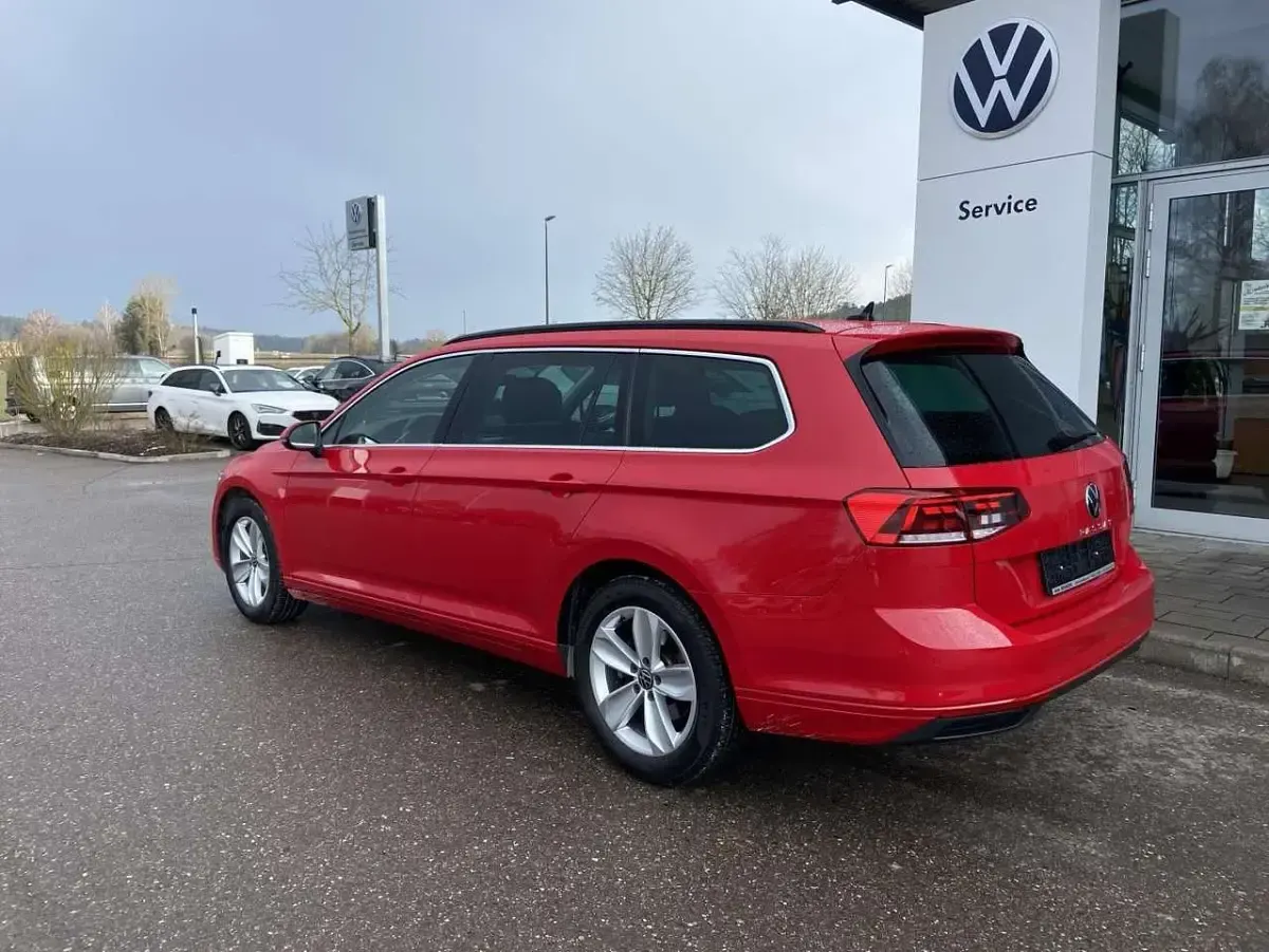 Gebraucht VW Passat Business 200 PS (147 kW) 2022 Rot Kombi