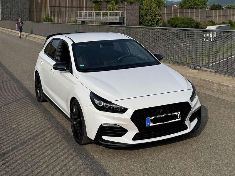 Weiß Gebraucht 2020 Hyundai i30 N Performance Limousine | 20.500 € (Superpreis) - Bild 1/4