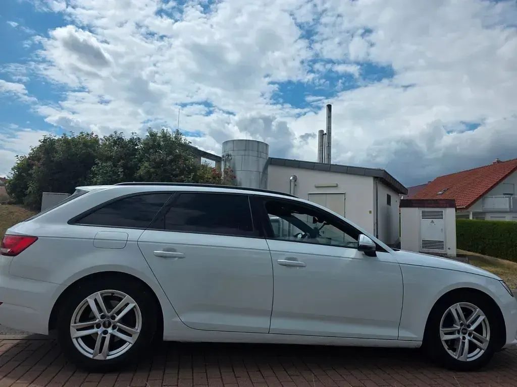 Gebraucht Audi A4 150 PS (110 kW) 2018 Weiß Kombi