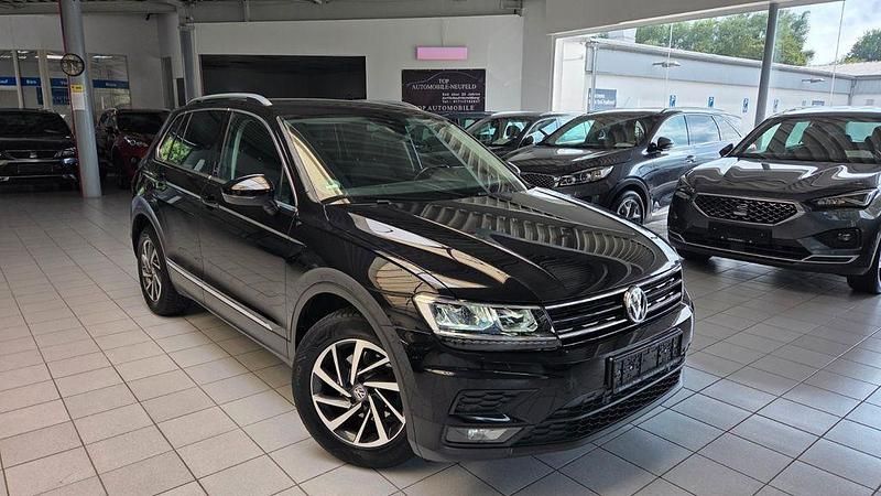 Schwarz Gebraucht 2018 VW Tiguan Sound SUV | 16.800 € (Guter Preis) - Bild 1/4
