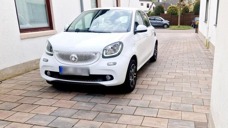 Weiß Gebraucht 2015 Smart ForFour Kleinwagen | 5.800 € - Bild 1/4