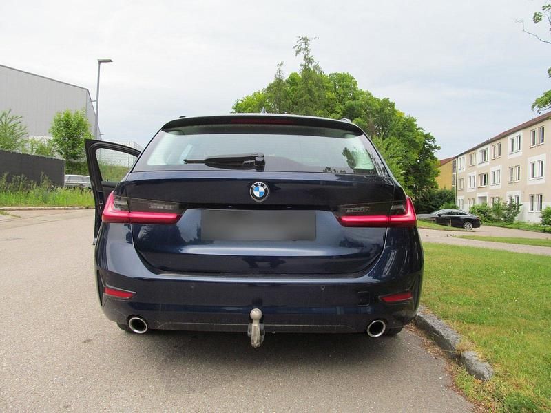 Gebraucht BMW 320 190 PS (139 kW) 2022 Blau Kombi
