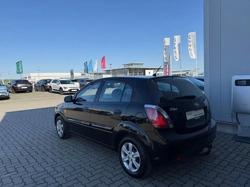 Usata Kia Rio 97 CV (71 kW) 2009 Nero Berlina