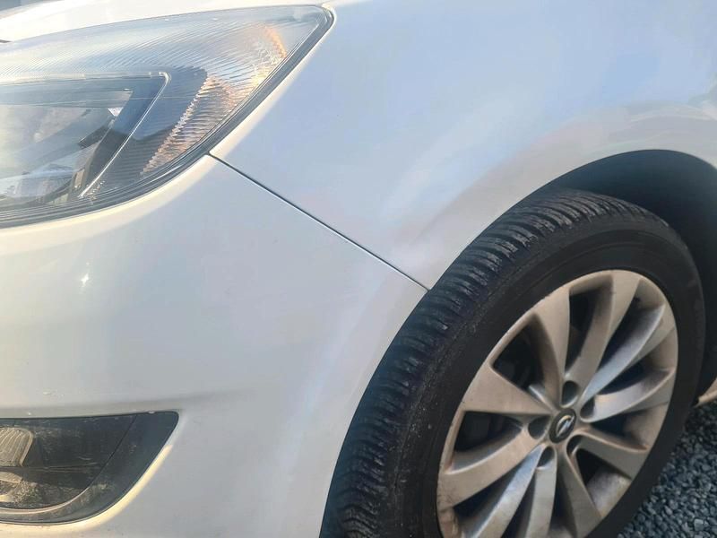 Gebraucht Opel Astra 87 PS (63 kW) 2013 Weiß Limousine