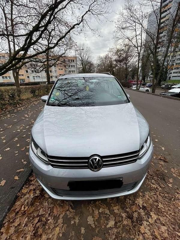 Gebraucht 2011 VW Touran Style Van / Kleinbus | 3.900 € (Superpreis) - Bild 1/4