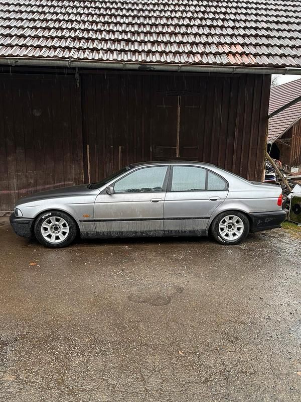 Gebraucht BMW 523 M Sport 170 PS (125 kW) 1997 Silber Limousine