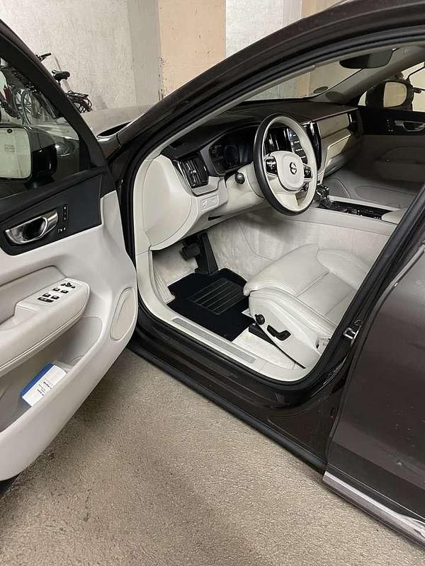 Gebraucht Volvo XC60 Inscription 310 PS (228 kW) 2019 Grau SUV