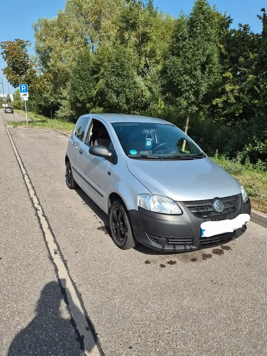 Second-hand VW Fox 54 CP (39 kW) 2006 Argintiu Hatchback