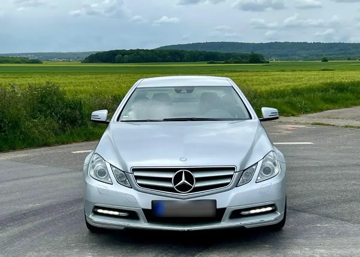Usata Mercedes E250 204 CV (150 kW) 2011 Argento Coupé
