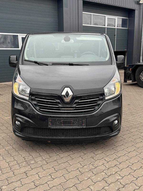Gebraucht Renault Trafic 145 PS (106 kW) 2016 Schwarz Van / Kleinbus