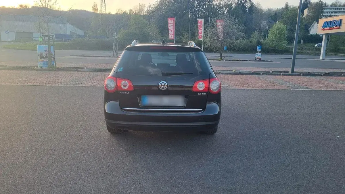 Gebraucht VW Passat Highline 140 PS (102 kW) 2009 Schwarz Kombi