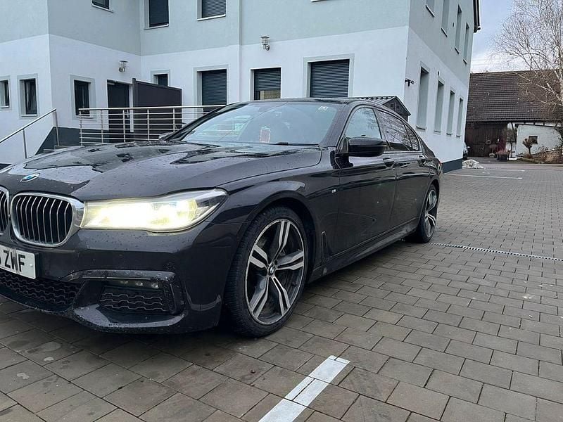 Gebraucht BMW 730L 265 PS (194 kW) 2016 Schwarz Limousine
