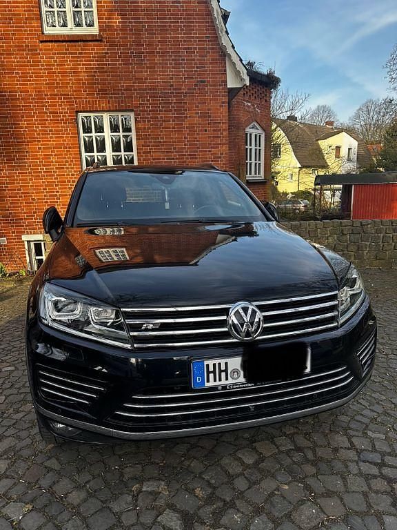 Schwarz Gebraucht 2016 VW Touareg R-line SUV | 22.500 € (Fairer Preis) - Bild 1/4