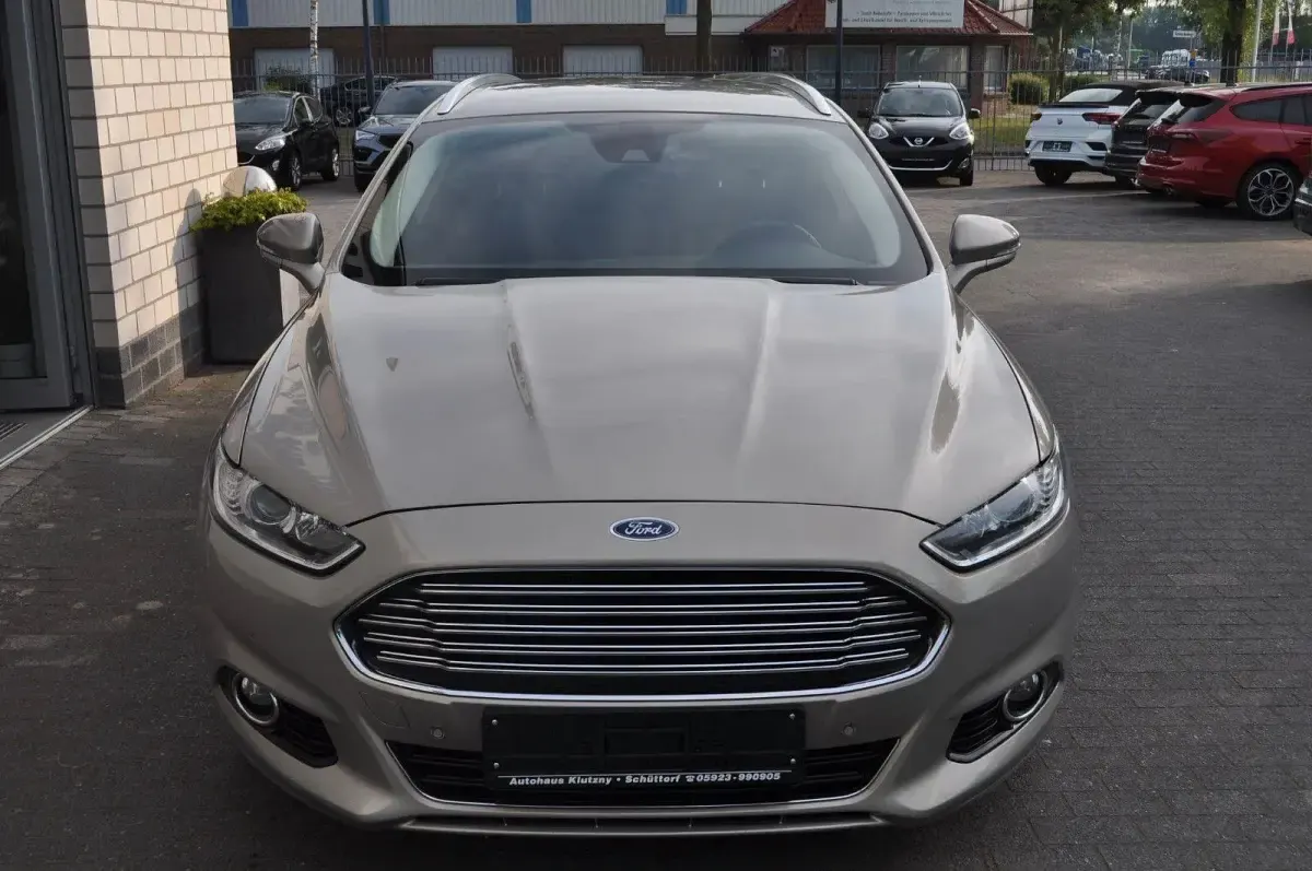 Gebraucht Ford Mondeo Titanium 150 PS (110 kW) 2015 Silber Kombi