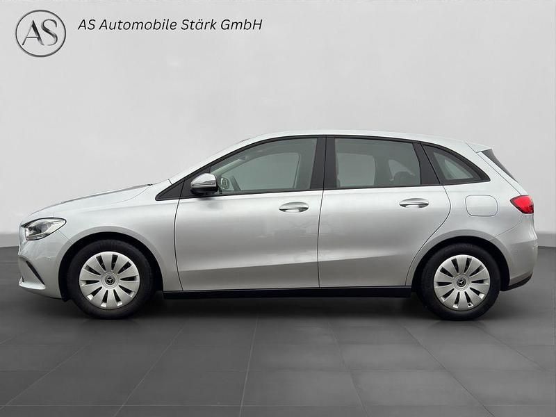 Gebraucht Mercedes B180 136 PS (100 kW) 2019 Iridiumsilber  metalliclack Kleinwagen