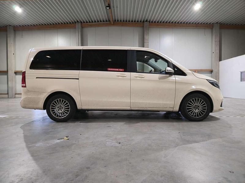 Gebraucht Mercedes V250 190 PS (139 kW) 2020 Gelb Van / Kleinbus
