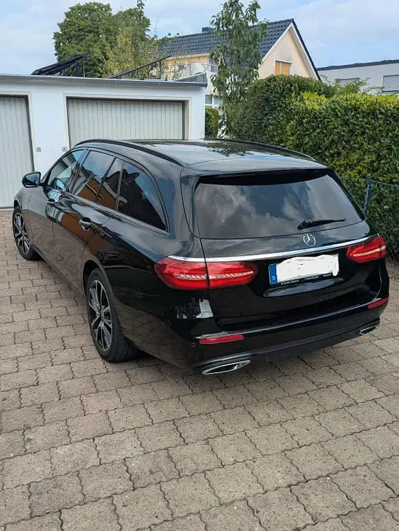 Gebraucht Mercedes E220 194 PS (142 kW) 2018 Schwarz Limousine