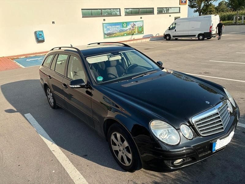 Schwarz Gebraucht 2008 Mercedes E200 Classic Kombi | 3.300 € (Superpreis) - Bild 1/4