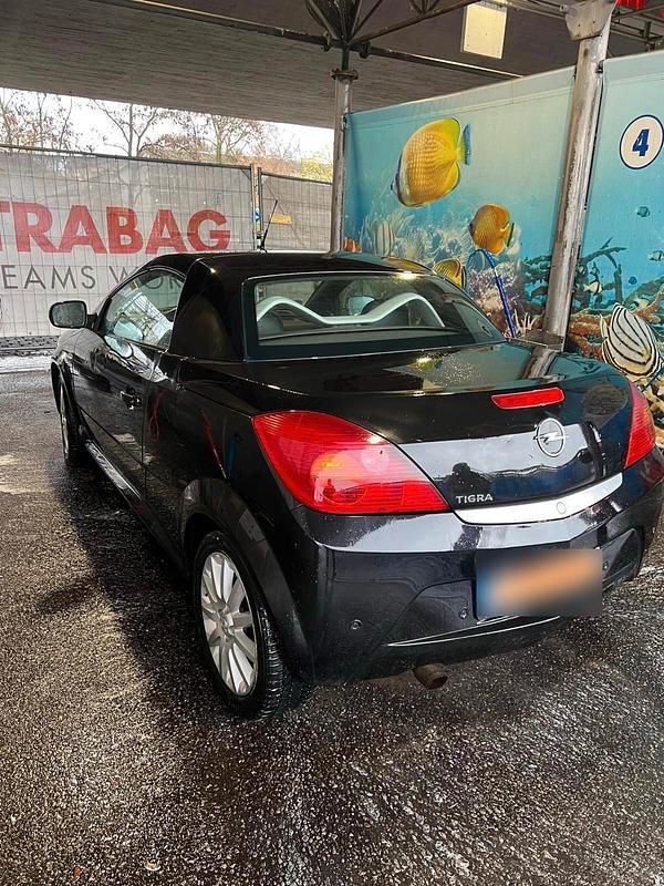 Gebraucht Opel Tigra 90 PS (66 kW) 2009 Schwarz Cabrio