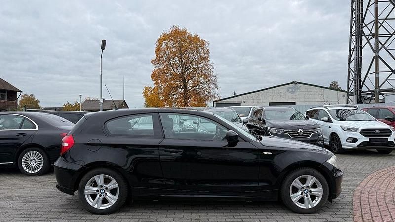 Gebraucht BMW 116 Advantage 122 PS (89 kW) 2012 Schwarz Kleinwagen