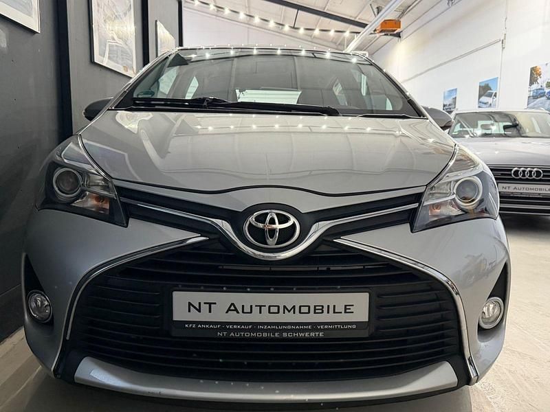 Gebraucht Toyota Yaris Comfort 69 PS (50 kW) 2017 Silber Kleinwagen