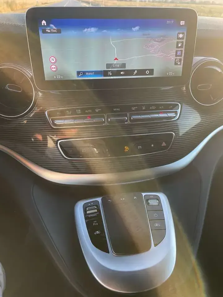 Gebraucht Mercedes EQV300 Avantgarde 150 kW (204 PS) 2022 Schwarz Van / Kleinbus