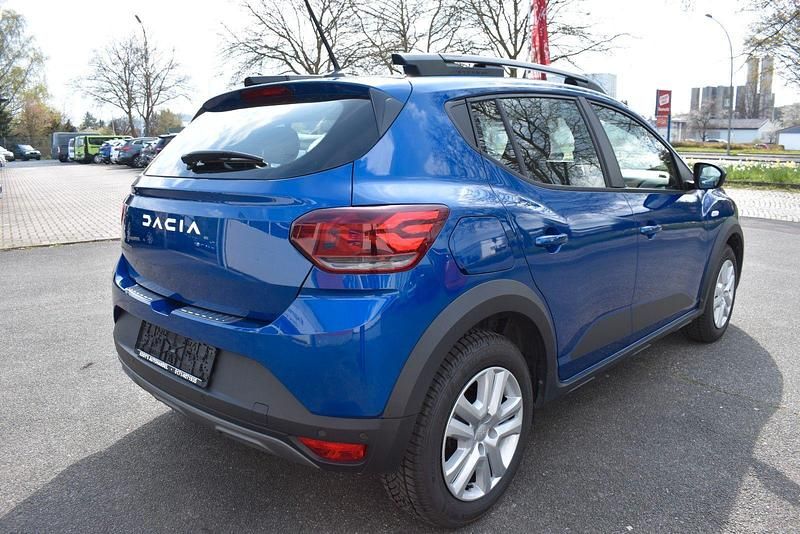 Gebraucht Dacia Sandero Expression 91 PS (66 kW) 2024 Blau Kleinwagen