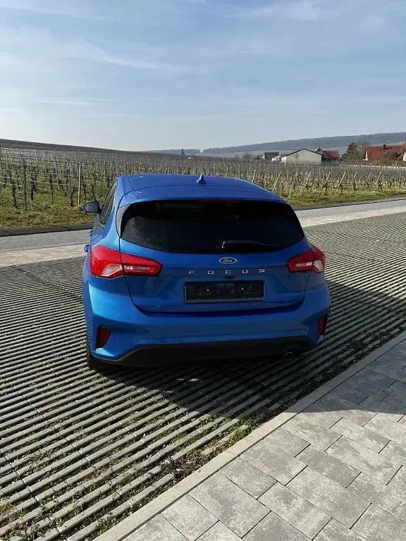 Gebraucht Ford Focus Titanium 125 PS (91 kW) 2019 Blau Limousine