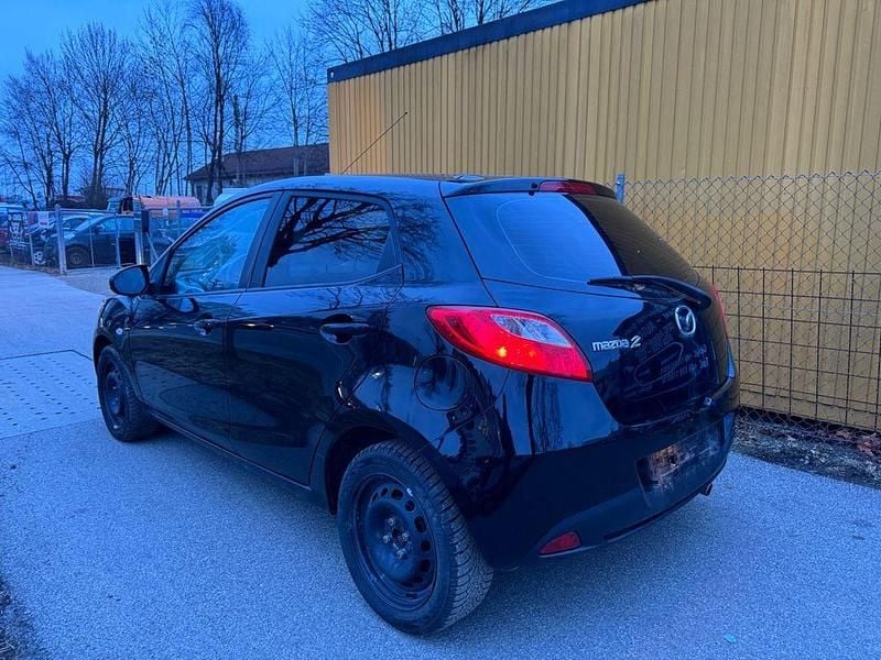 Gebraucht Mazda 2 Independence 86 PS (63 kW) 2009 Schwarz Kleinwagen