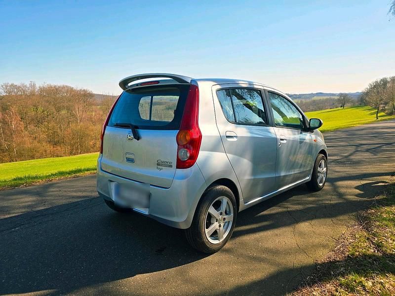 Gebraucht Daihatsu Cuore 69 PS (50 kW) 2008 Silber Kleinwagen