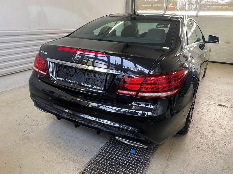 Gebraucht Mercedes E220 AMG 170 PS (125 kW) 2015 Schwarz Coupé