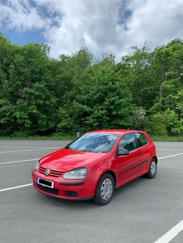 Rot Gebraucht 2005 VW Golf V Limousine | 999 € (Superpreis) - Bild 1/4