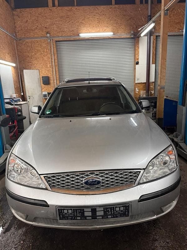 Gebraucht Ford Mondeo Ghia 146 PS (107 kW) 2005 Grau Kombi