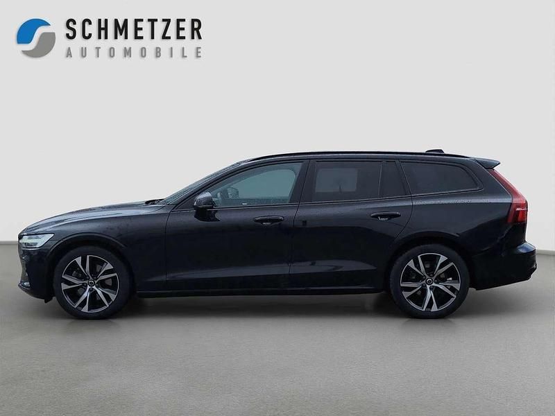 Gebraucht Volvo V60 Plus 197 PS (144 kW) 2024 Onyx black Kombi