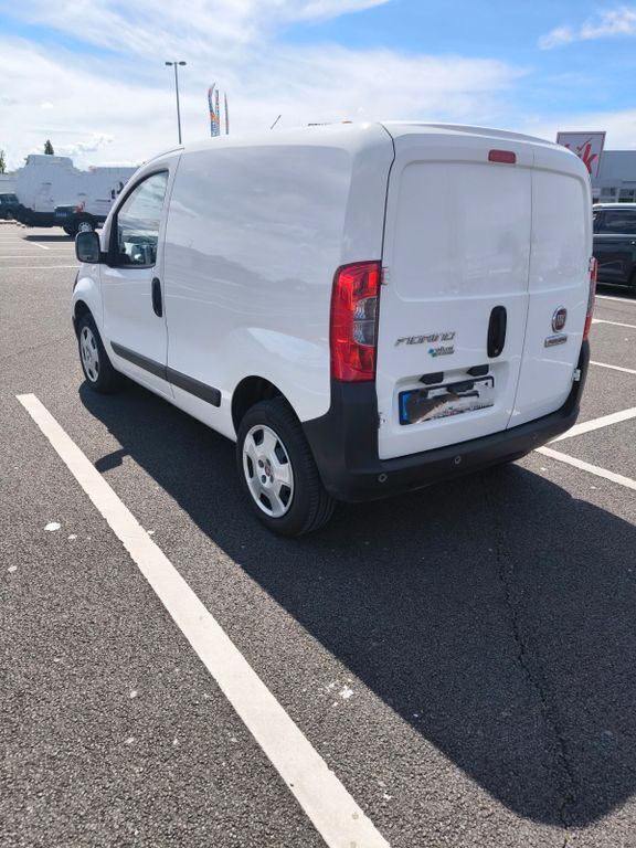 Weiß Gebraucht 2016 Fiat Fiorino Van / Kleinbus | 5.550 € (Fairer Preis) - Bild 1/4