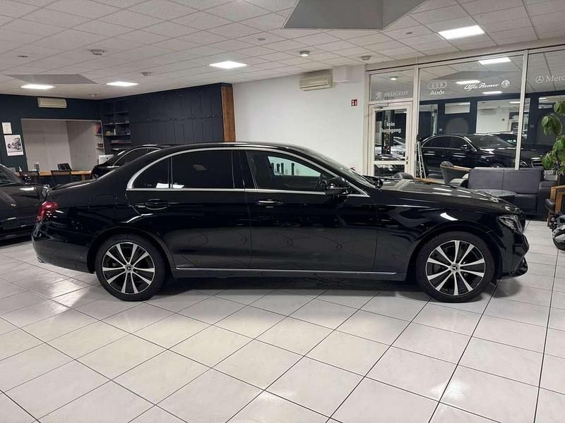 Gebraucht Mercedes E300 Avantgarde 320 PS (235 kW) 2019 Schwarz Limousine