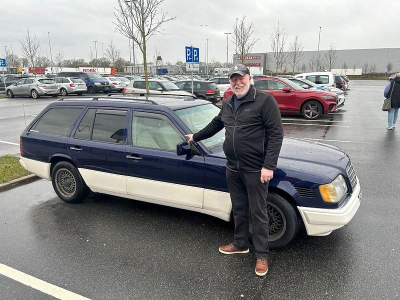 Usata Mercedes E250 113 CV (83 kW) 1994 Andere farben Station wagon